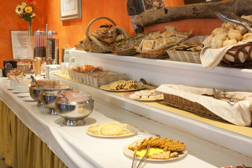 Hotel Merano Brenzone sul Garda Exterior photo