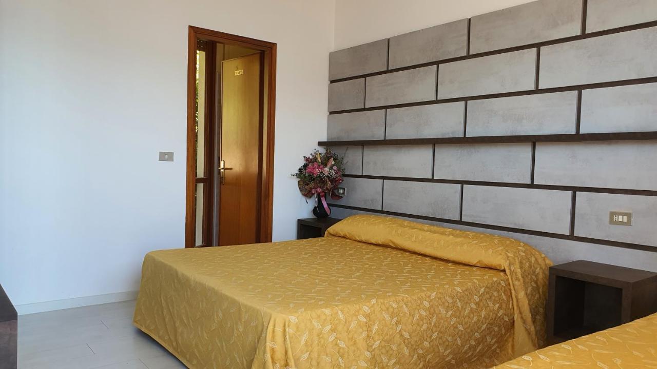 Hotel Merano Brenzone sul Garda Exterior photo
