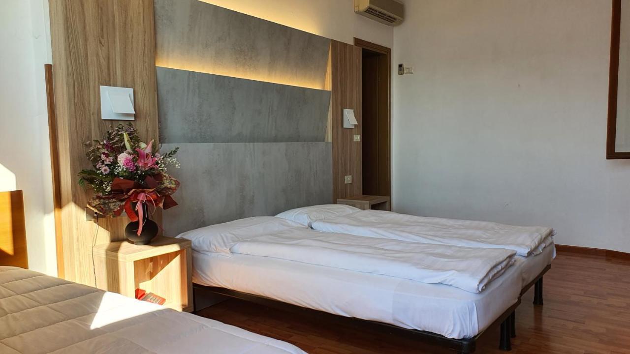 Hotel Merano Brenzone sul Garda Exterior photo