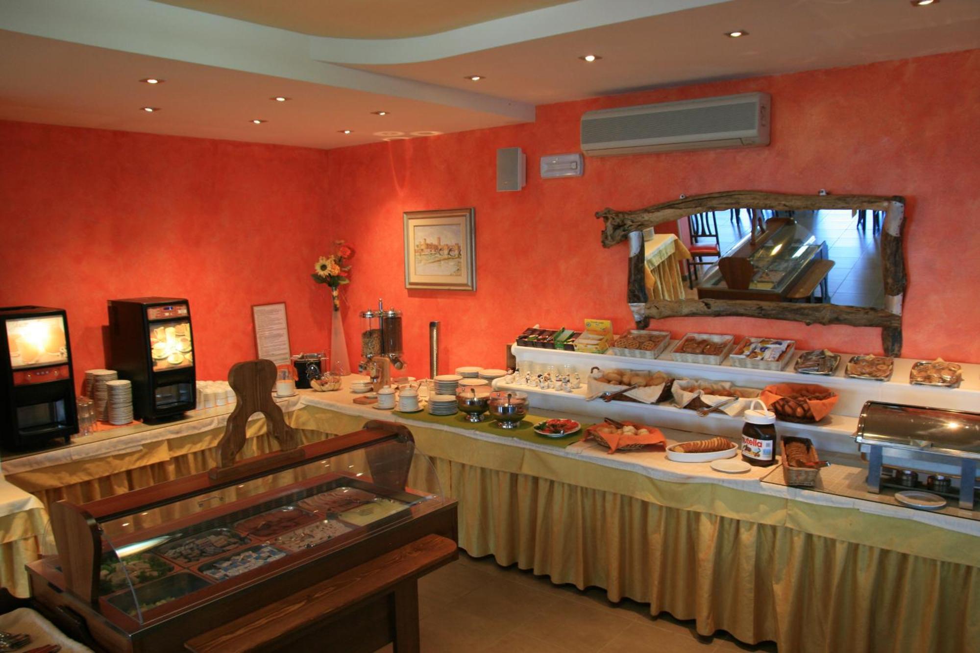 Hotel Merano Brenzone sul Garda Exterior photo